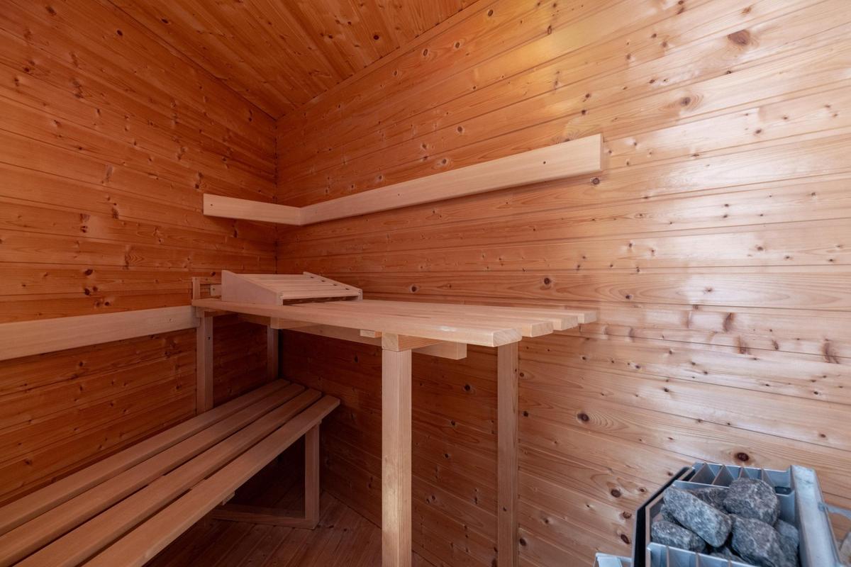 24 Sauna OG