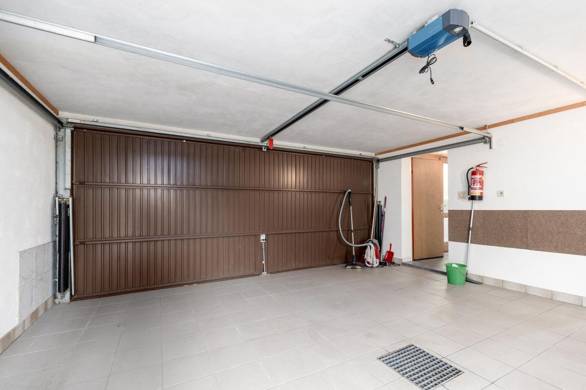 35 Garage