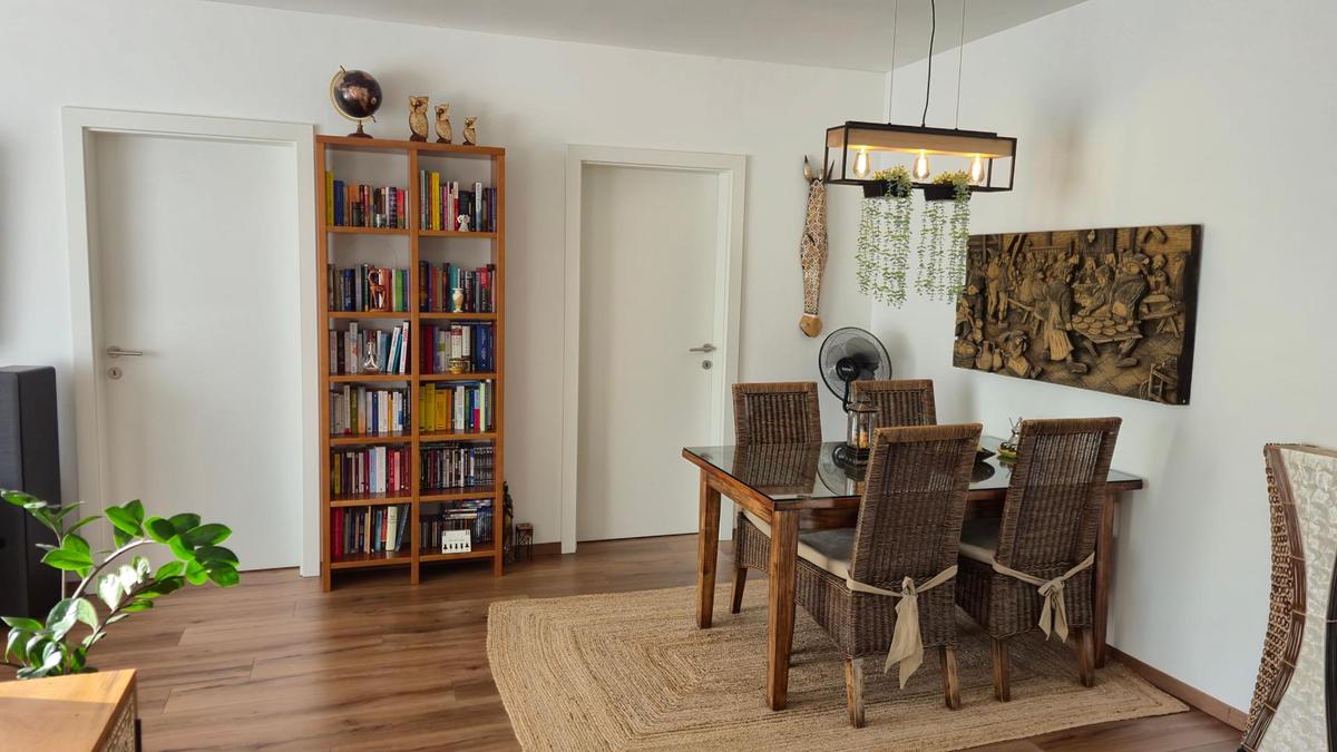 Wohnzimmer mit Essbereich