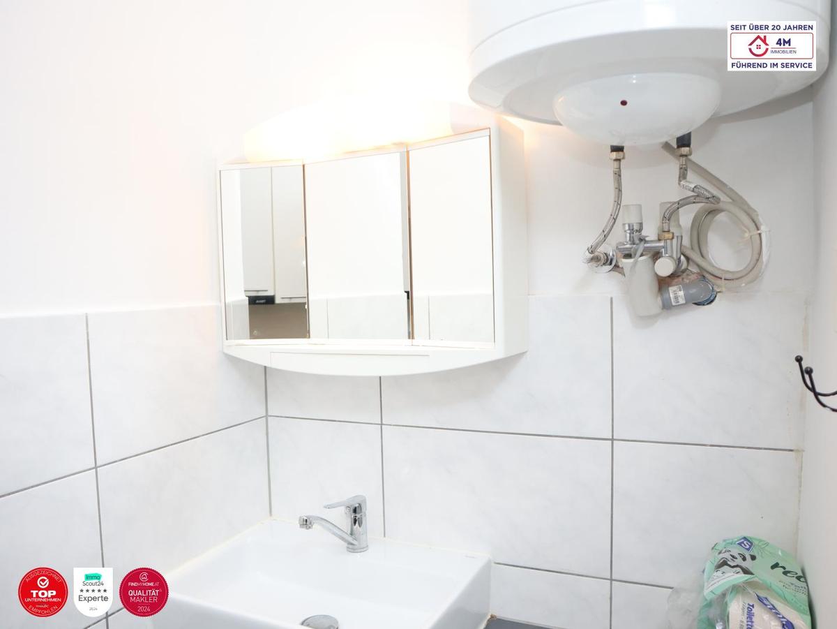 Zwischenraum mit Waschbecken