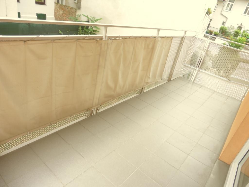 über 7m² großer Balkon