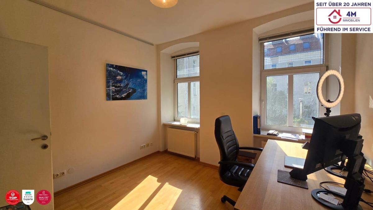 Büro/ Schlafzimmer