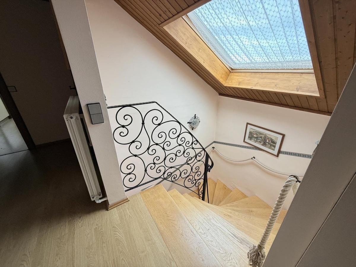 heller Stiegenaufgang: Haus 2