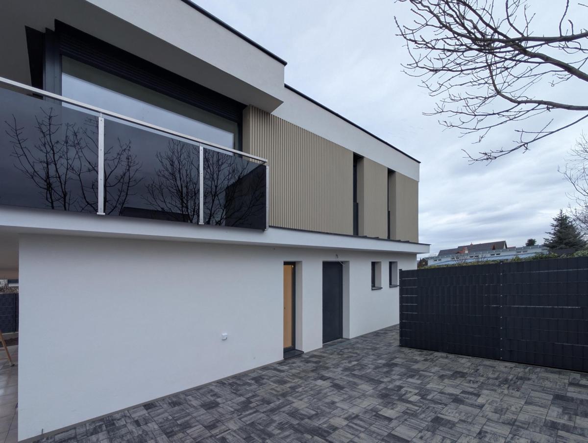 Eingangsbereich_Autoabstellplatz