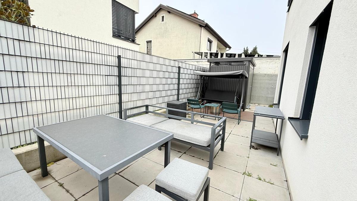 TERRASSE HINTEN