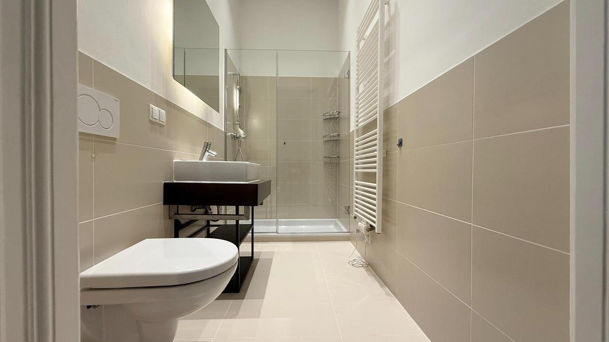 Bad2 mit Dusche und WC