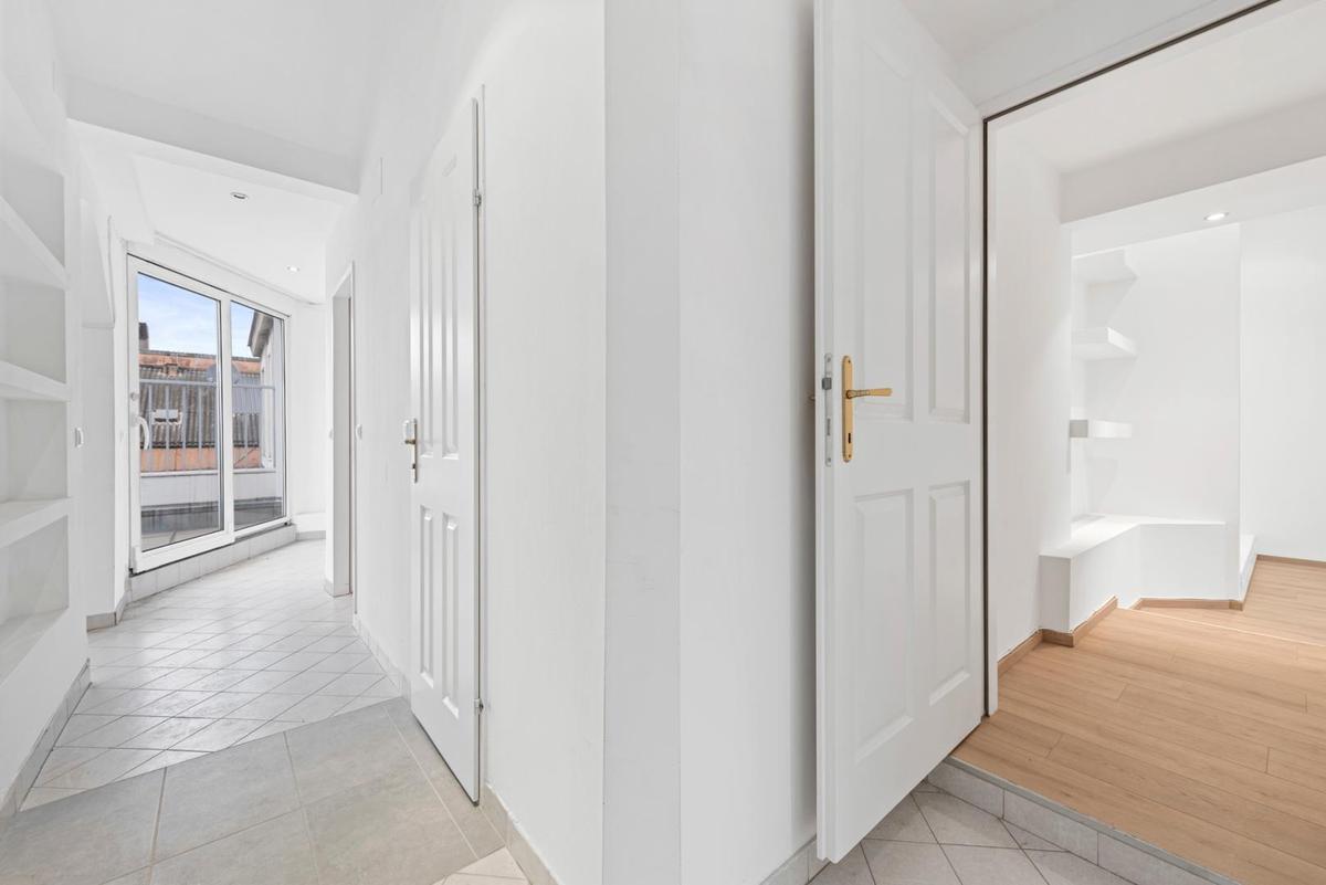 Blick vom Vorraum auf die Terrasse