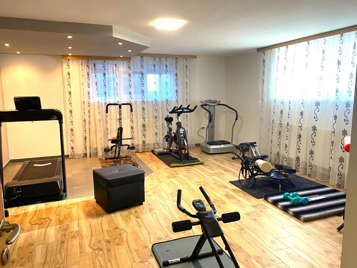 5 Fitnessraum UG.
