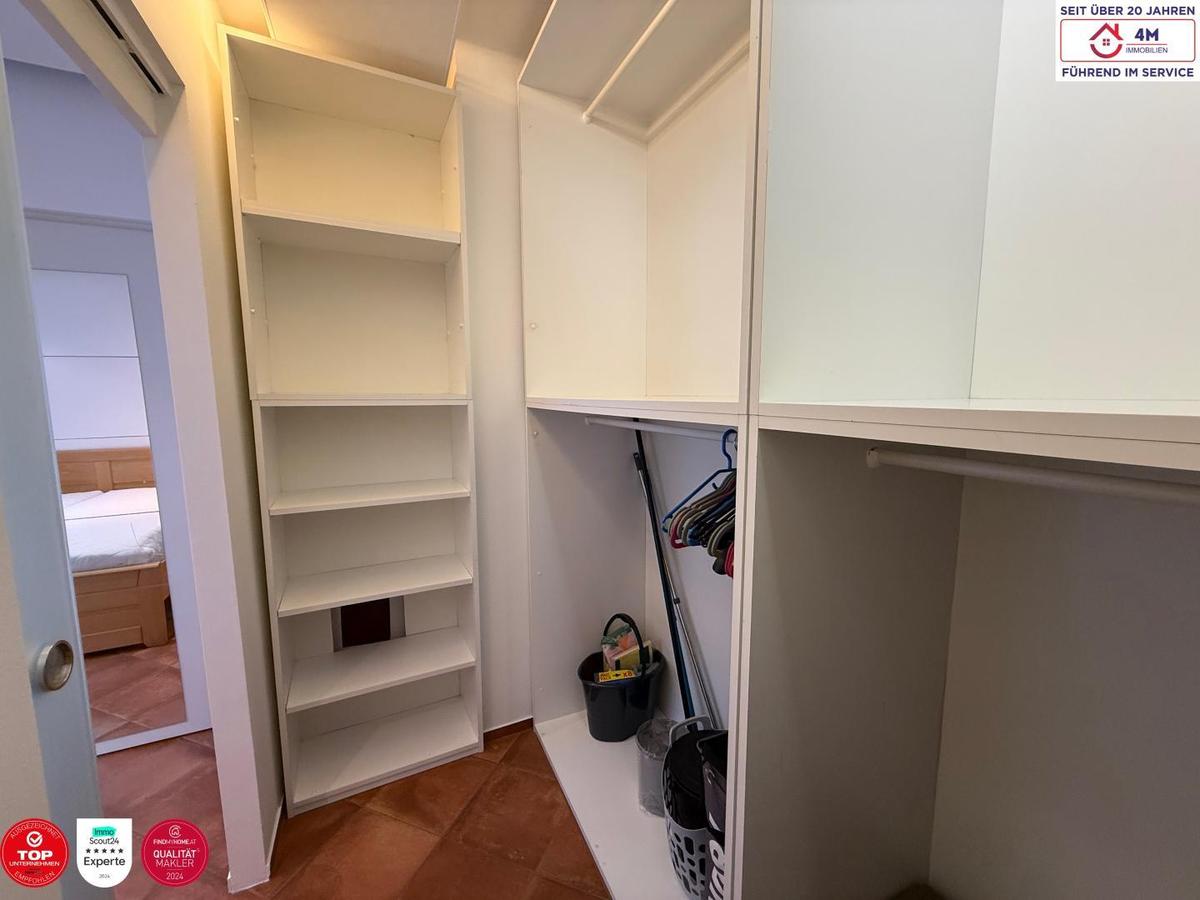 begehbarer Kleiderschrank