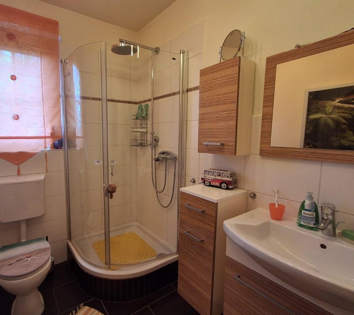 4 Badezimmer OG Petzenkirchen