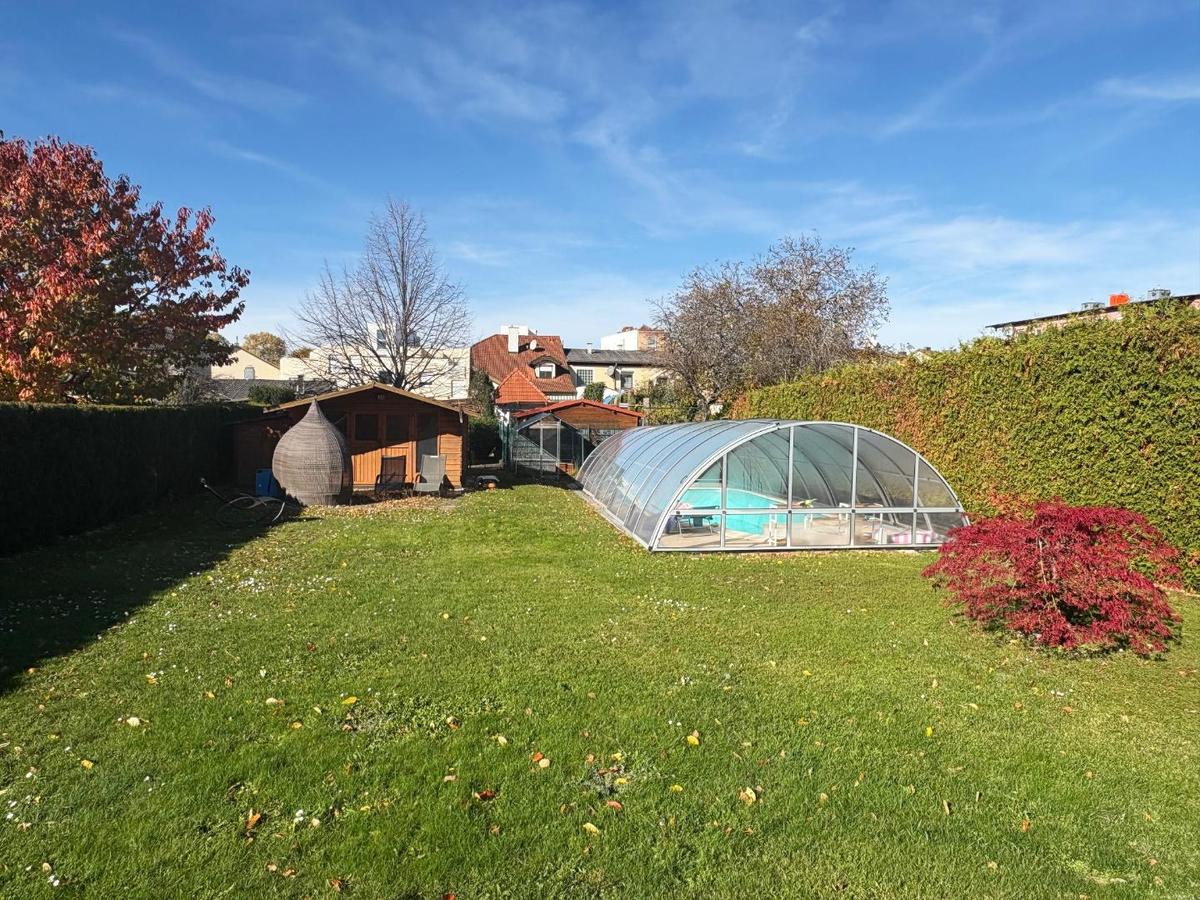 02. Garten mit Pool und Gartenha?uschen