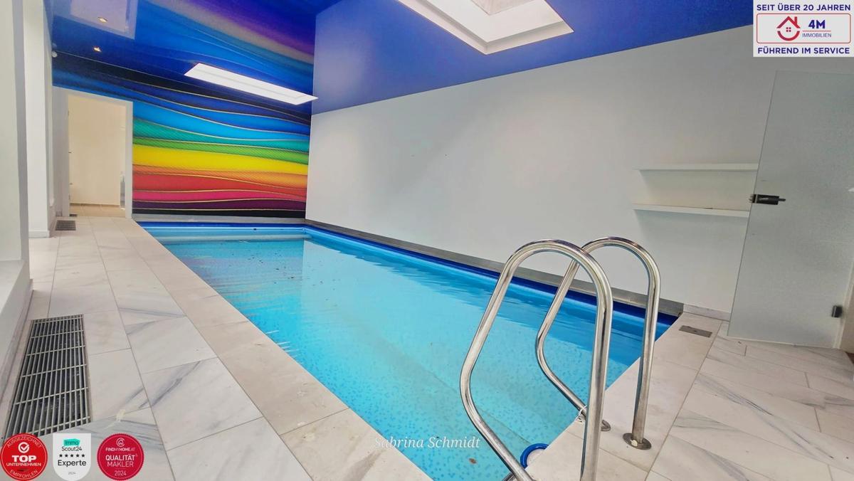 Indoor Pool mit Gegenstromanlage