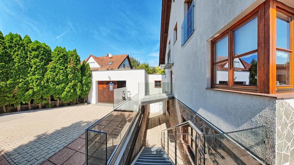 Eingangsbereich_Stiegenabgang