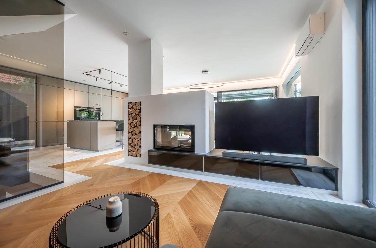 Wohnbereich mit Kamin