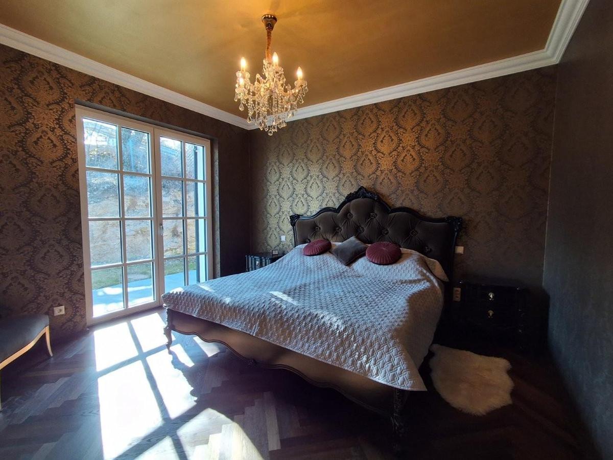 12 Schlafzimmer 2721