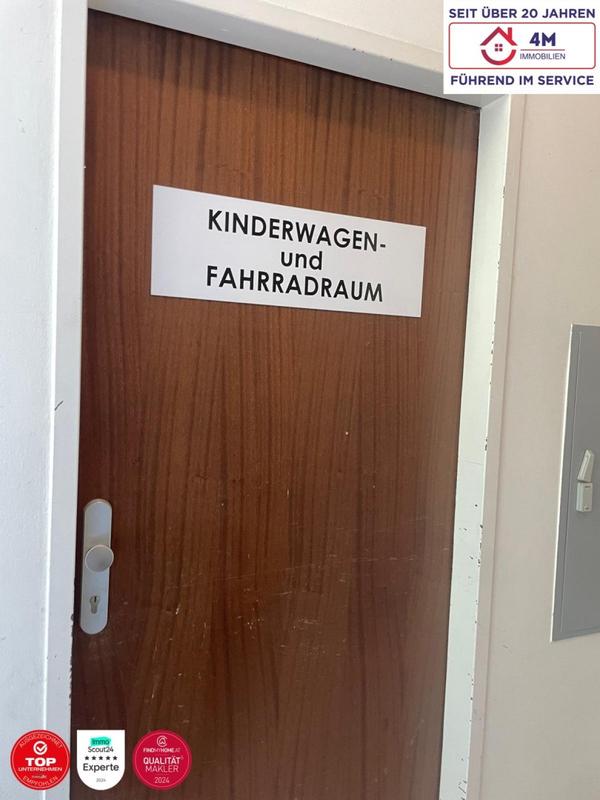 Kinderwagen- und Fahrradraum