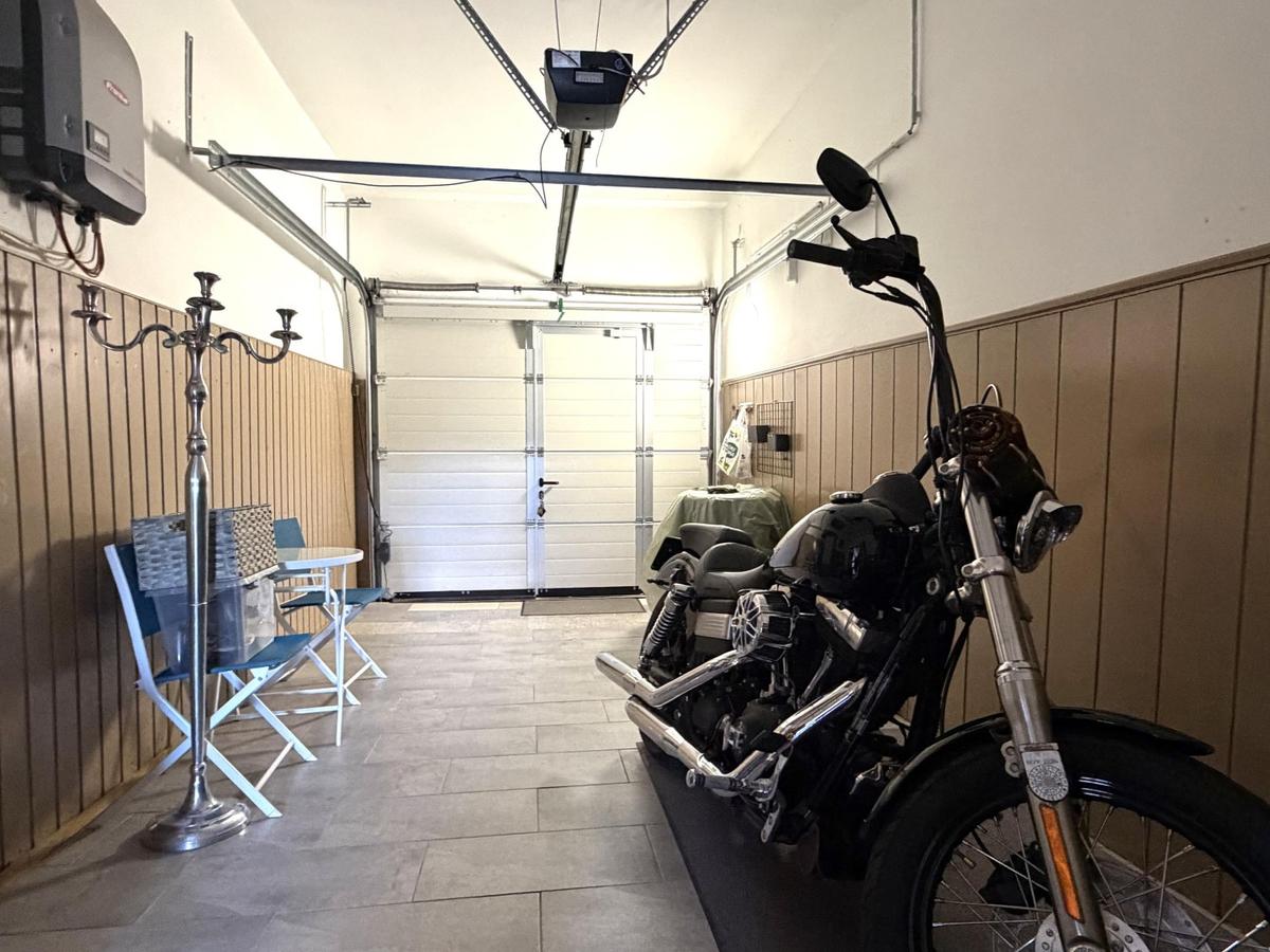 13 GARAGE