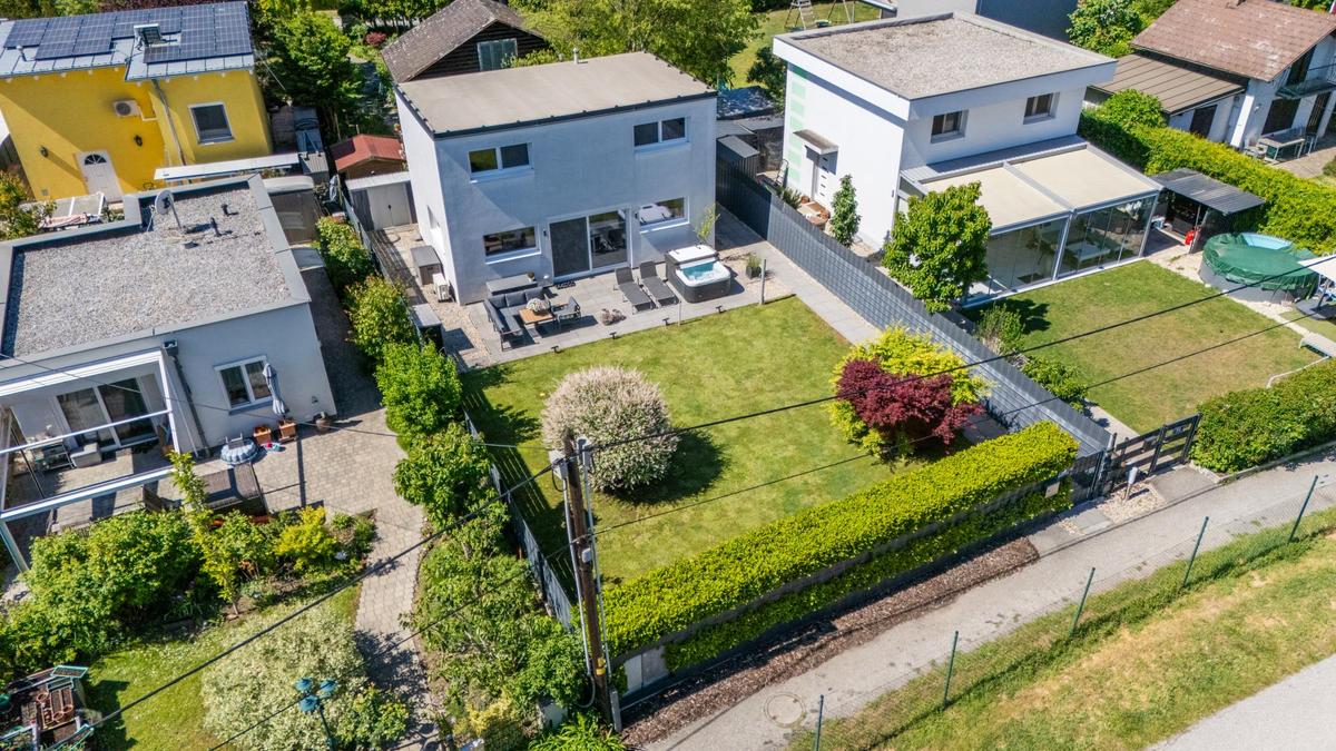 27 Drohne III|EFH1220 Wien