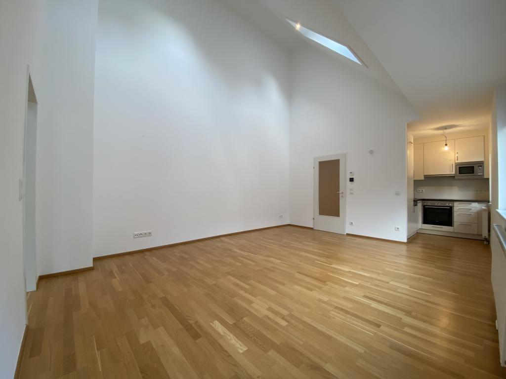 Wohnzimmer - Blick Richtung Küche