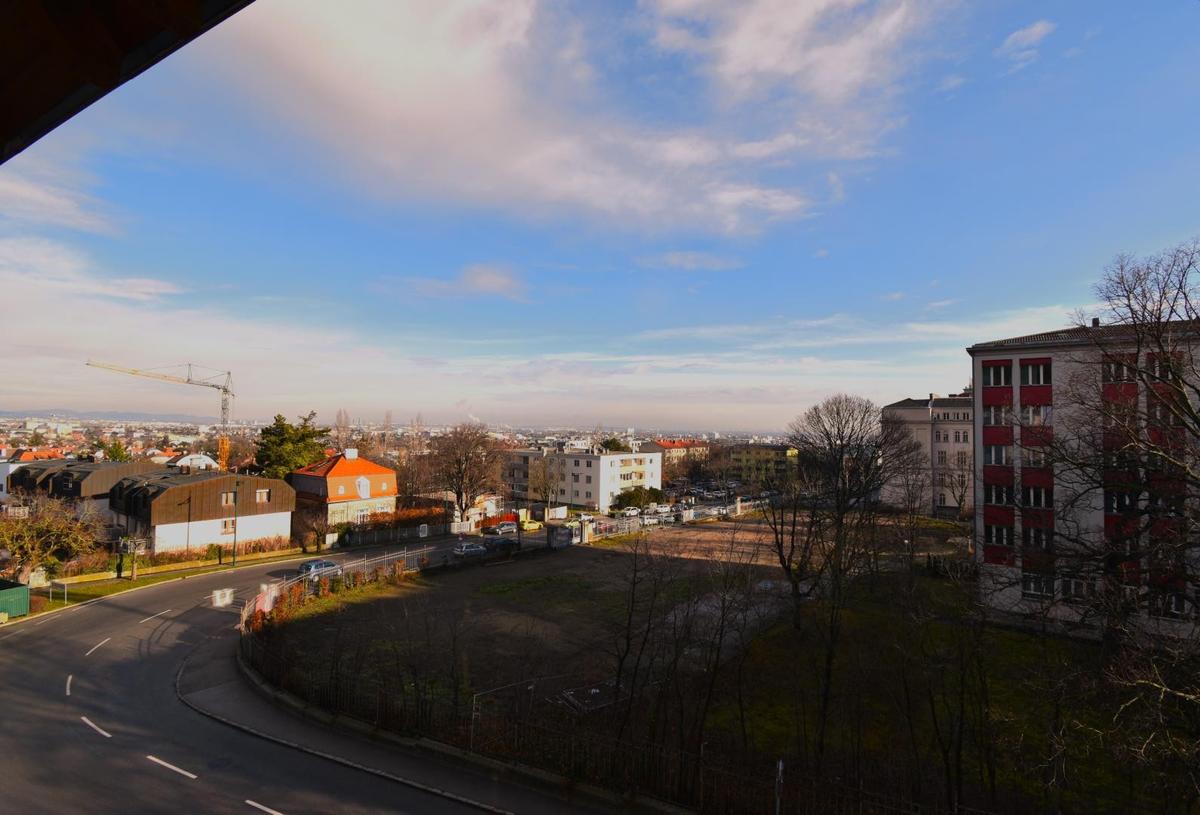Bild 10, Aussicht vom Balkon