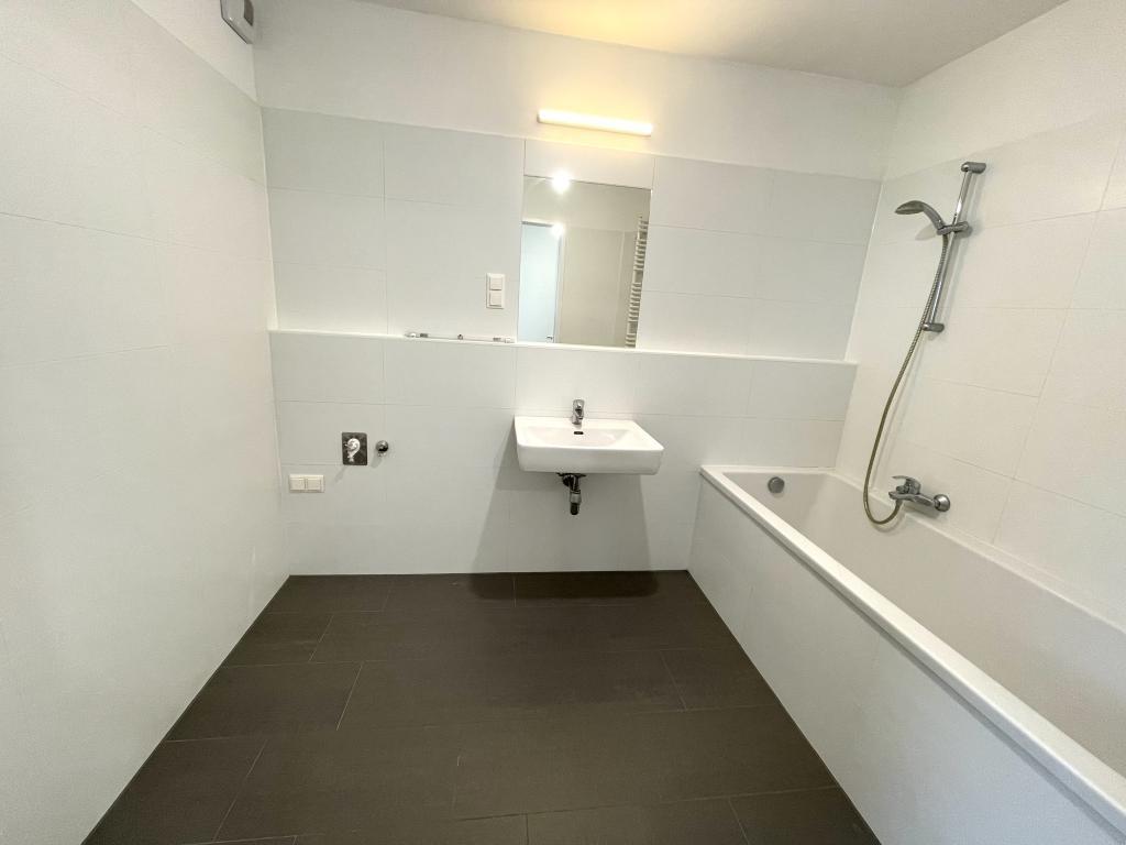 großes Badezimmer