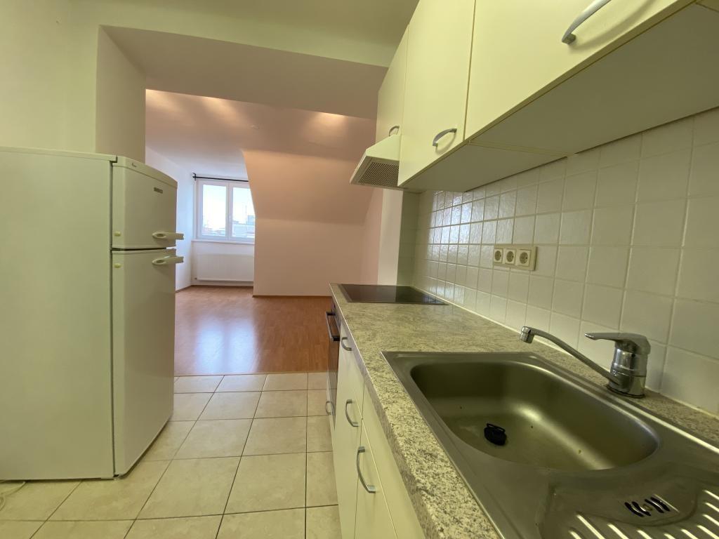 Küche - Blick zum Wohnzimmer