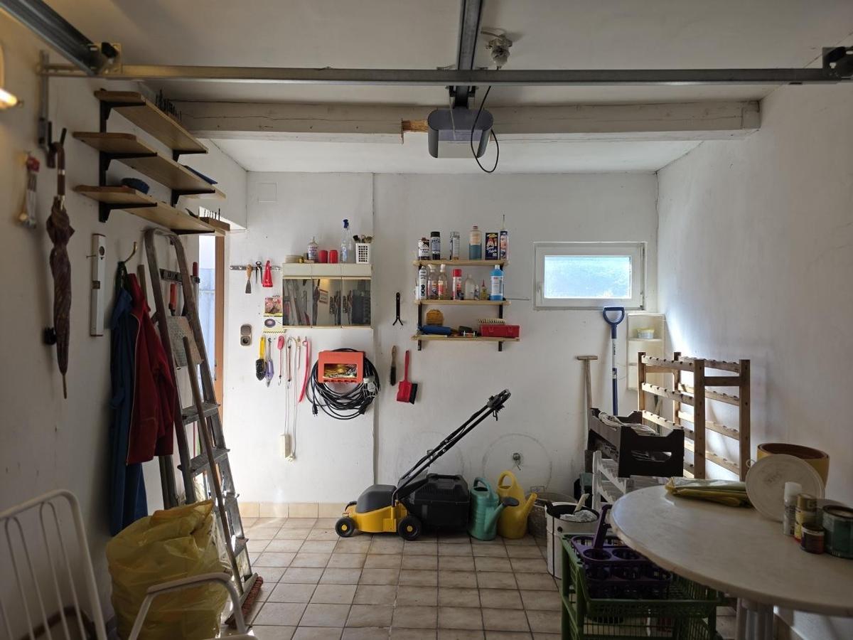 14 MFH 2000 Stockerau - Garage