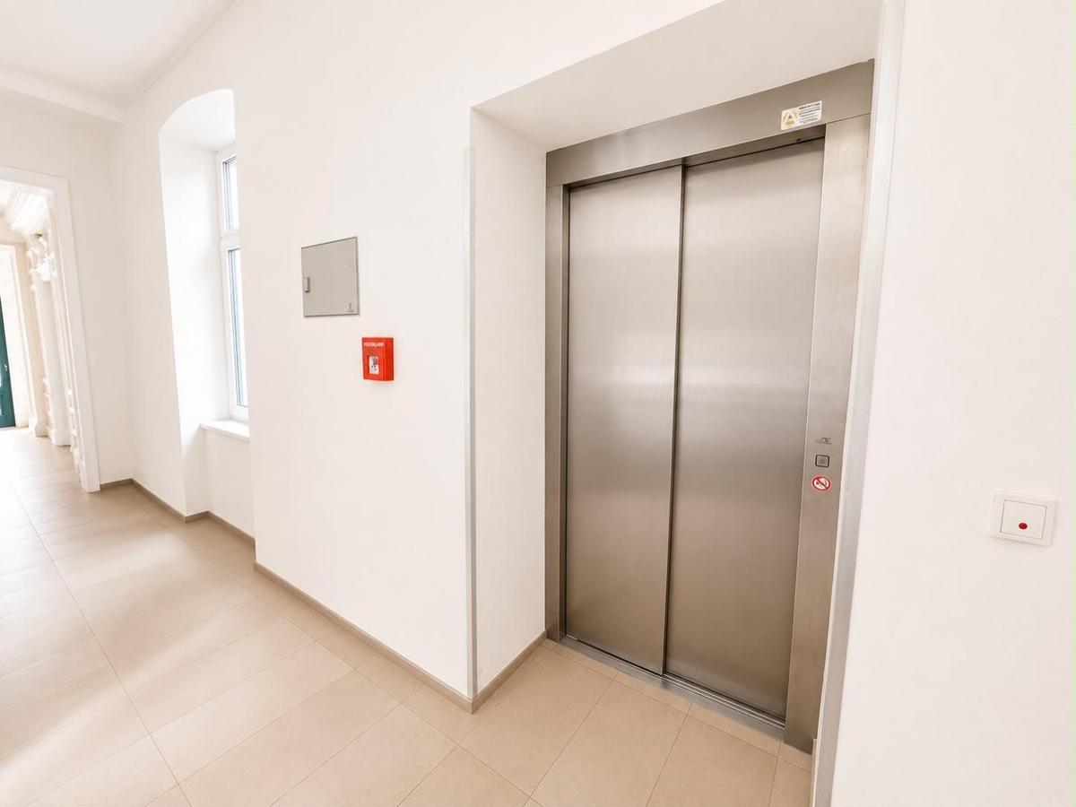 11 LIft