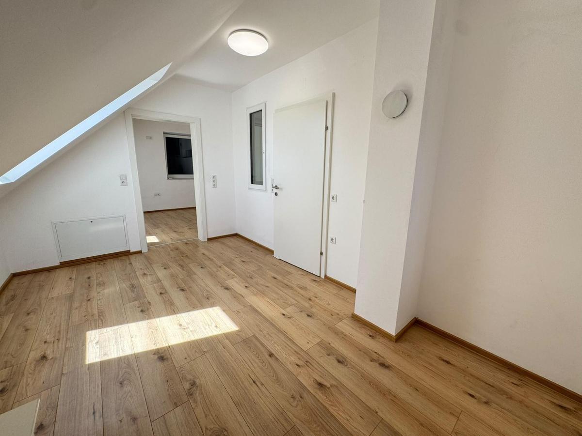 13 Zimmer - OG
