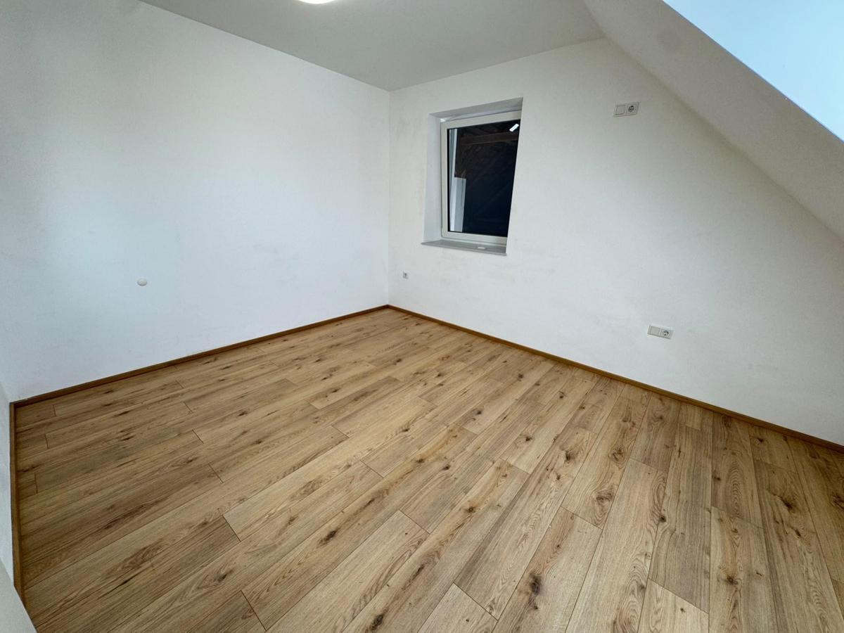 14 Zimmer - OG