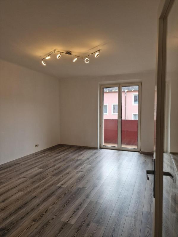 großes Zimmer