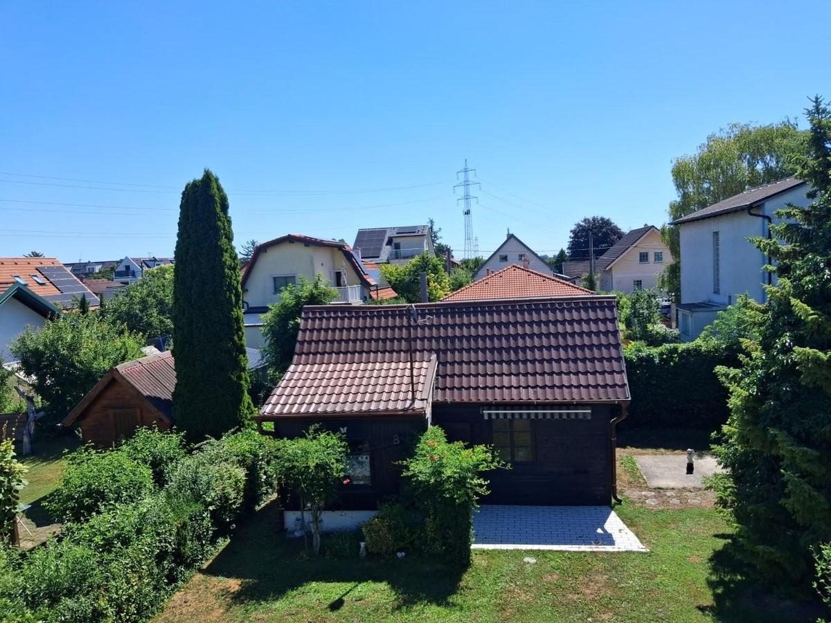 25 Gartenhaus 1220