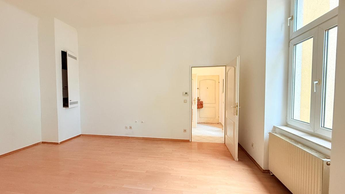 Wohnraum mit Küchenblick