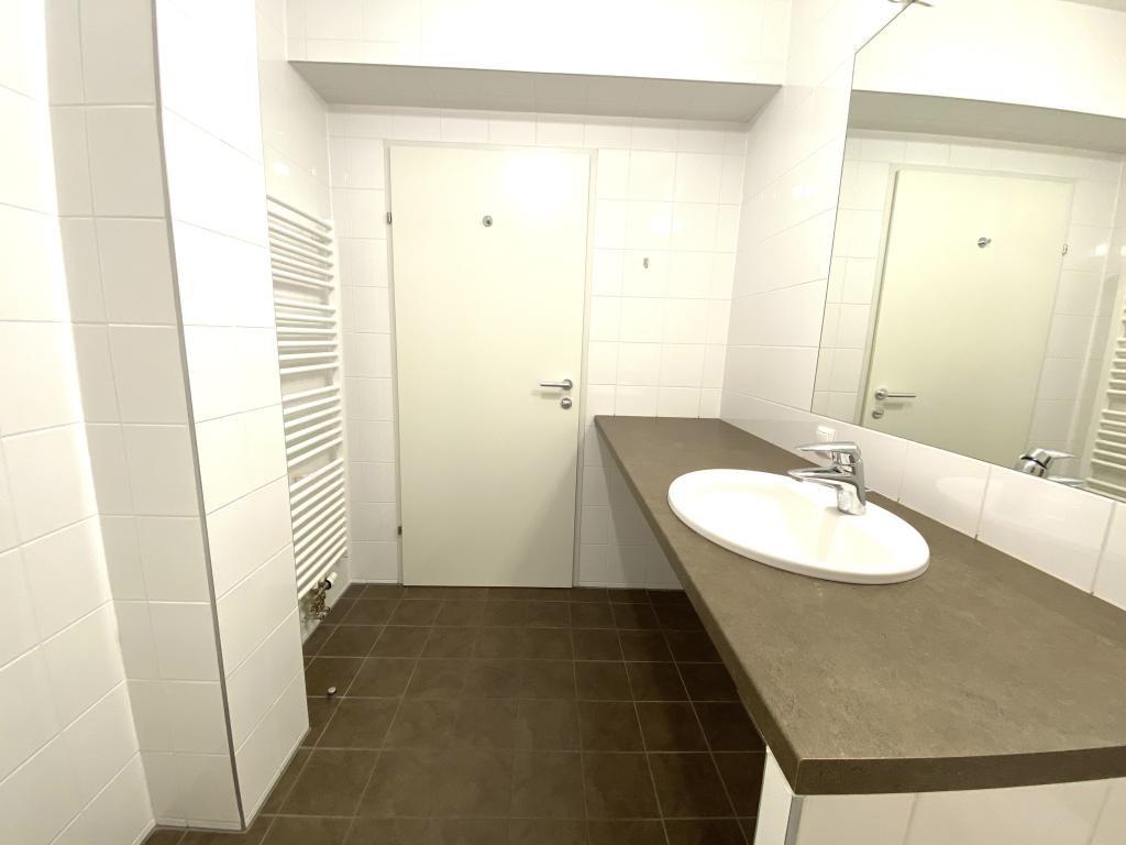 Badezimmer, Blick zur Tür