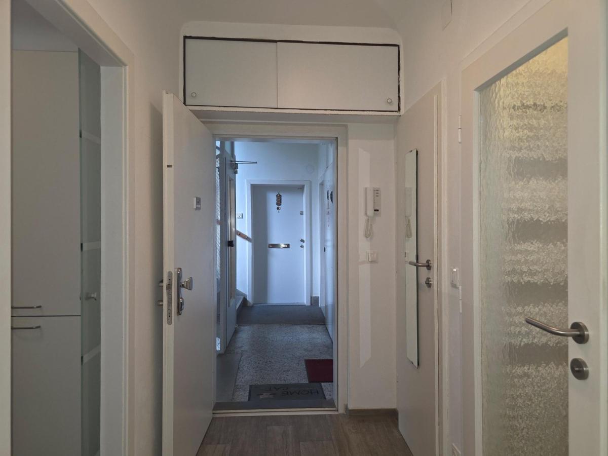 15 ETW 1210 - Blick Richtung Stiegenhaus