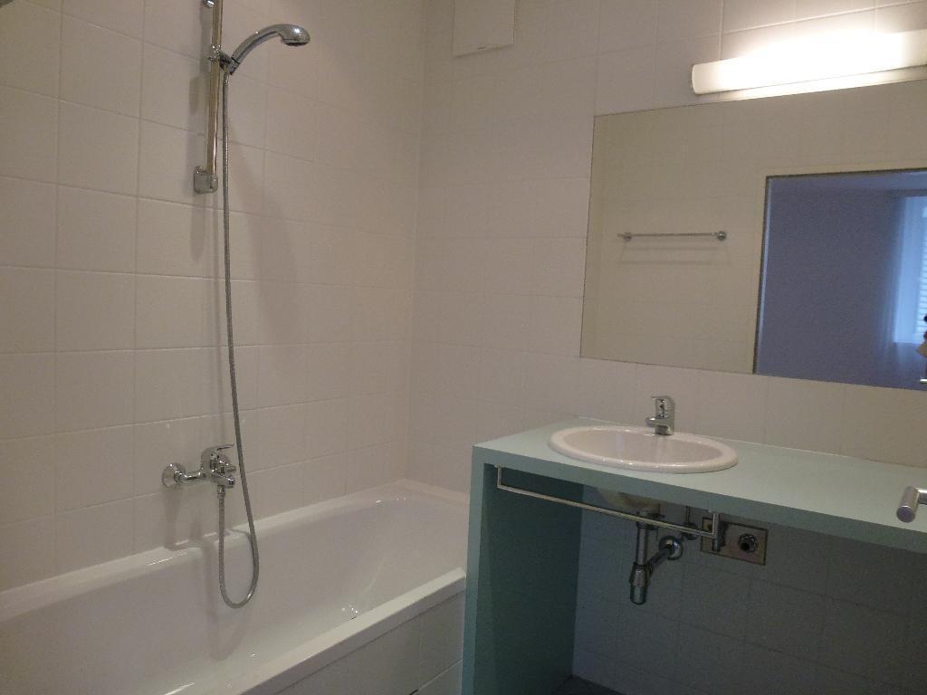 Badezimmer mit Wanne