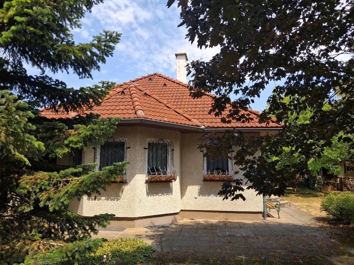 6 Bungalow mit Garten Strasshof