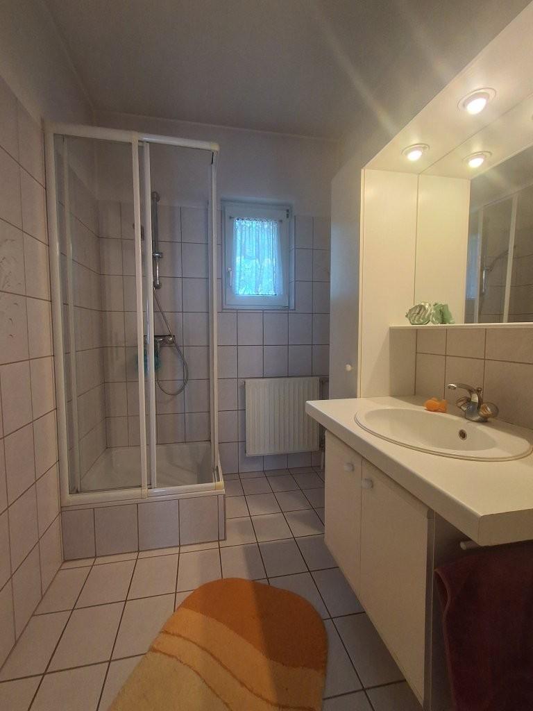 17 Bad mit Dusche Strasshof