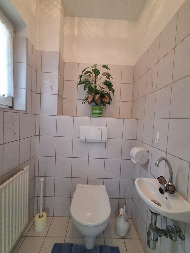 18 Gäste-WC Strasshof