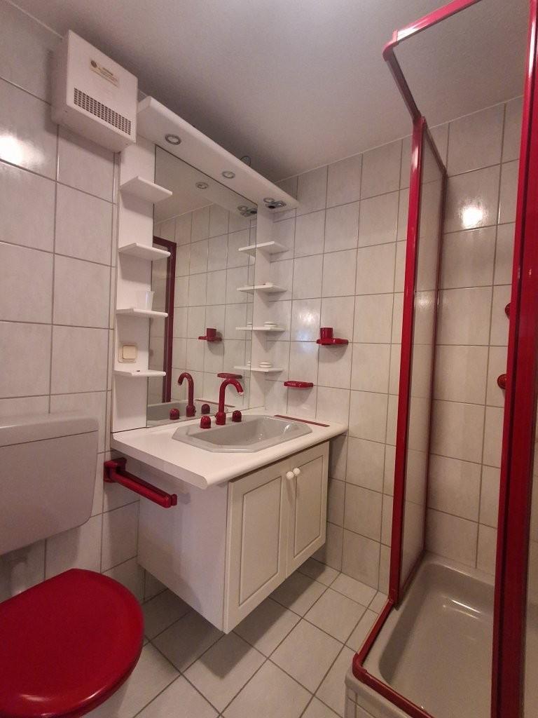 25 Bad mit Dusche WC UG Strasshof