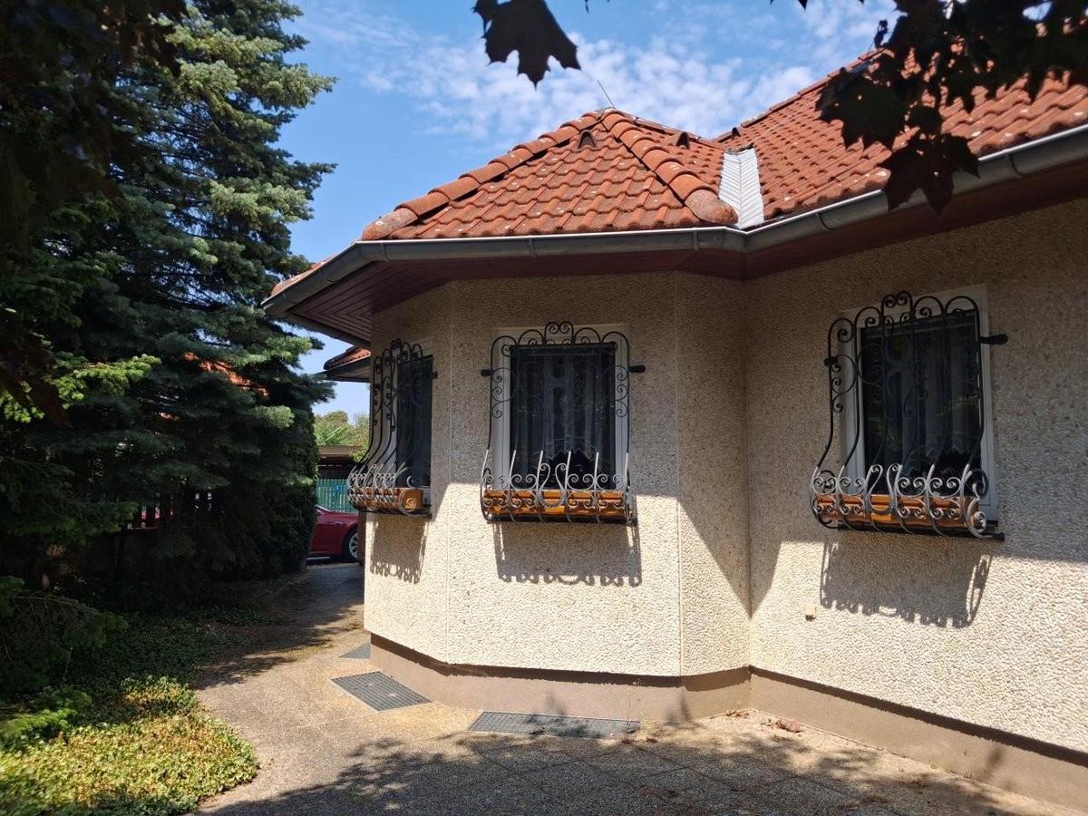 38 Terrasse vorm Haus Strasshof