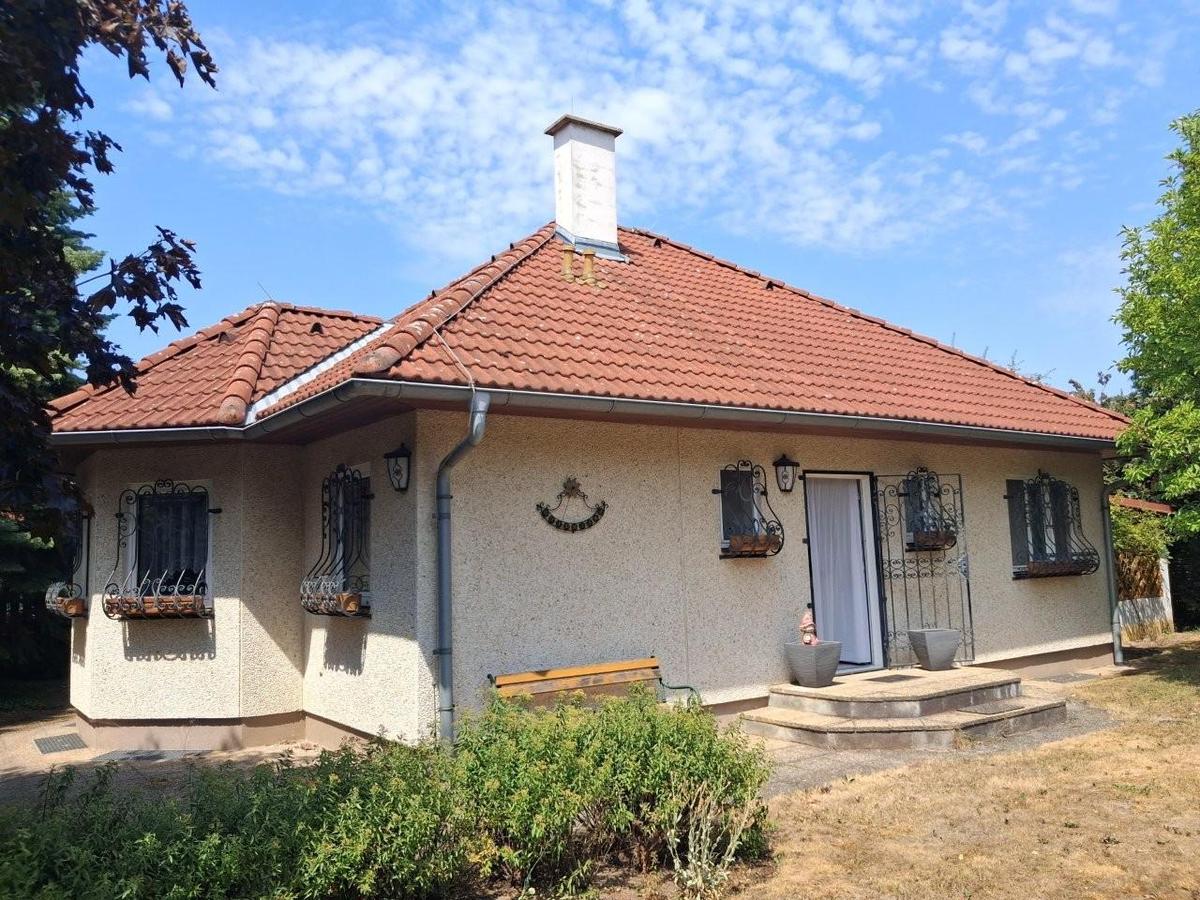 39 Bungalow Eingang Strasshof