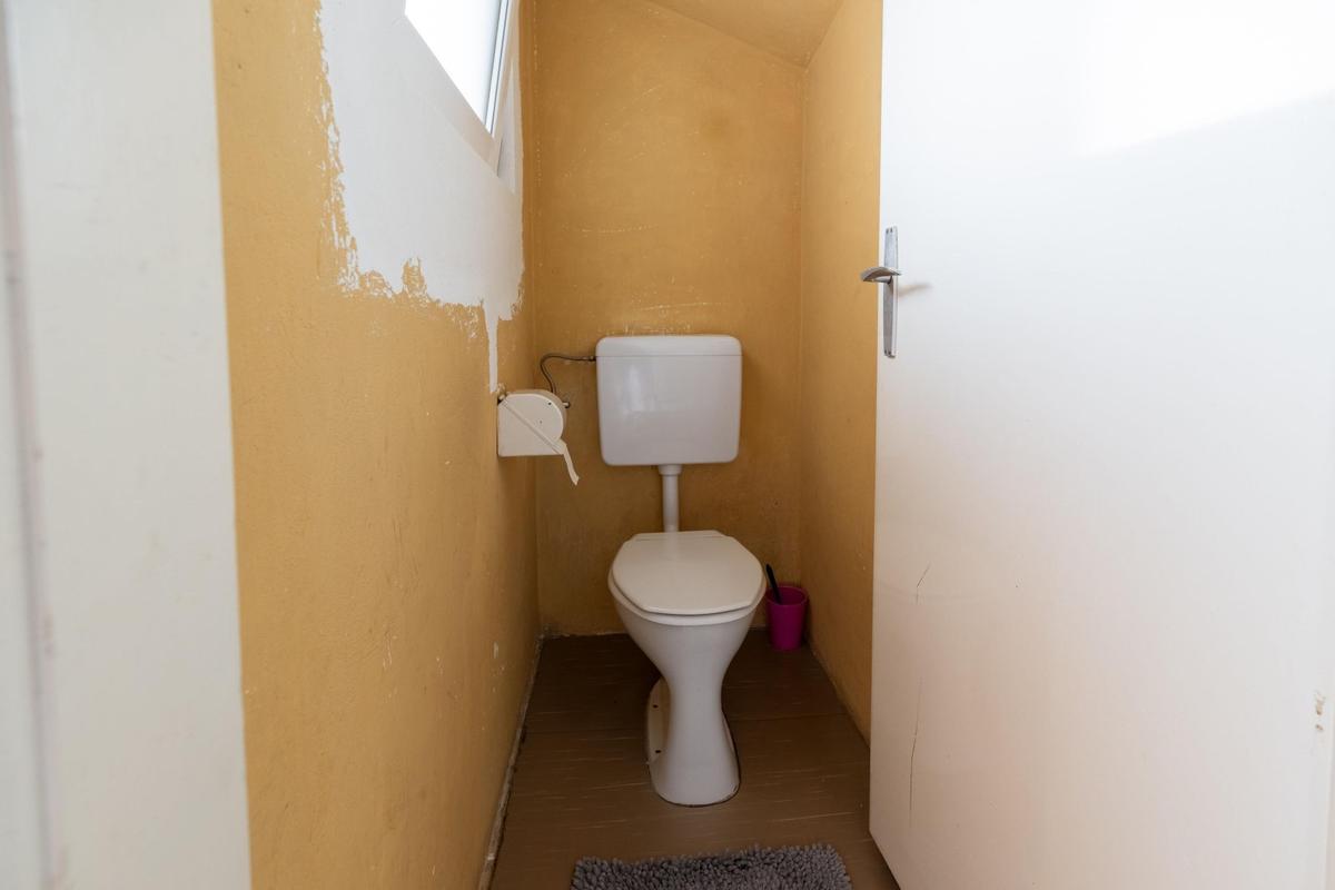 14 Gäste WC