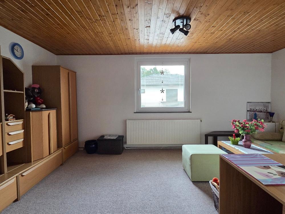 Zimmer 1, DG