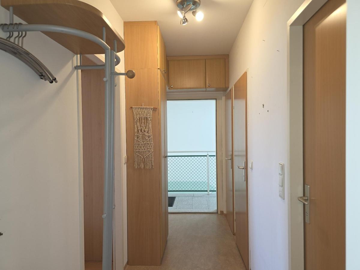 11 ETW 2000 Blick zum Ausgang