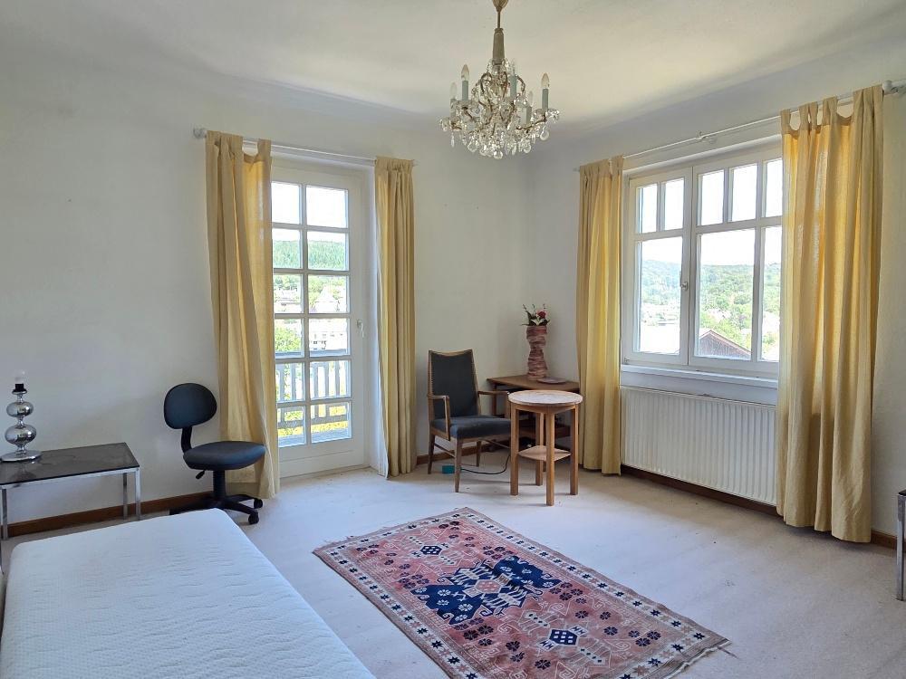 Zimmer 1, OG