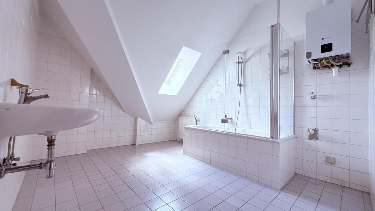 Badezimmer mit Tageslicht