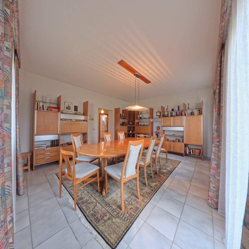 15 Esszimmer