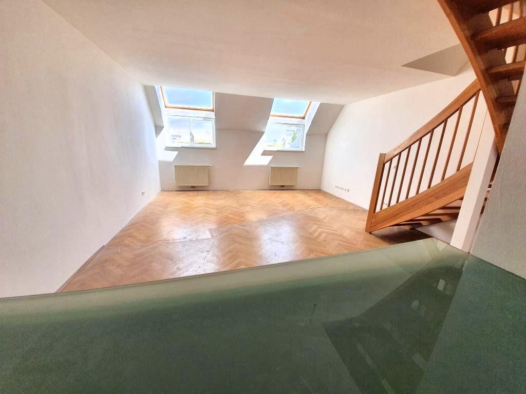 Wohnzimmer von der Küche aus