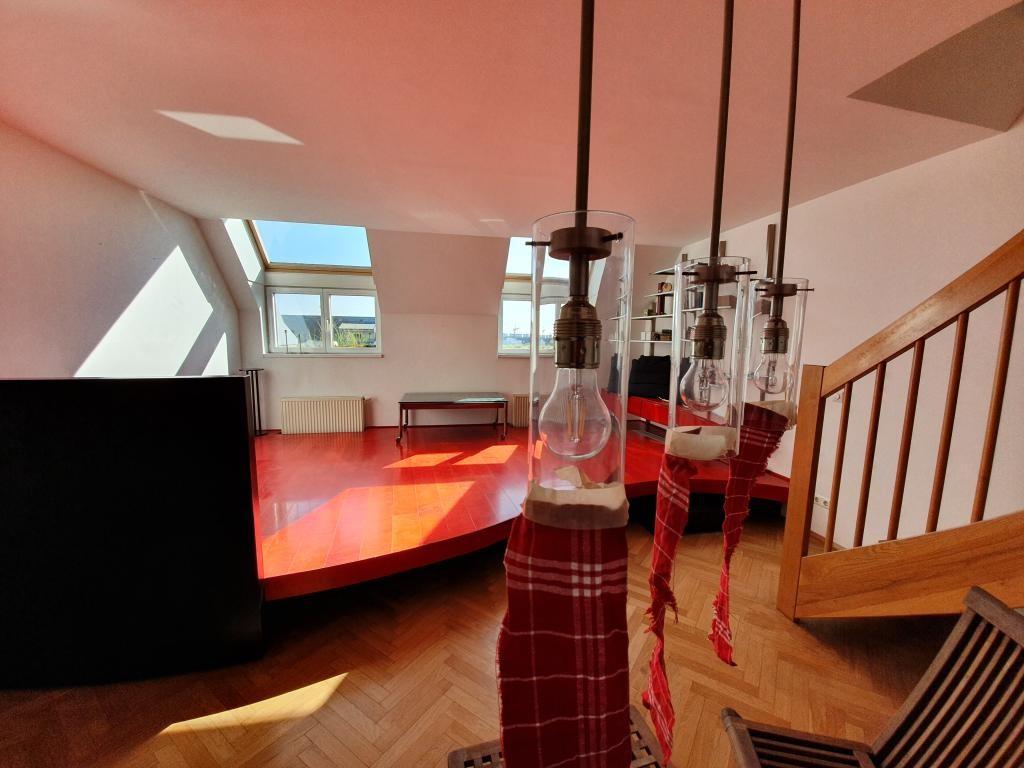 Wohnzimmer möbliert